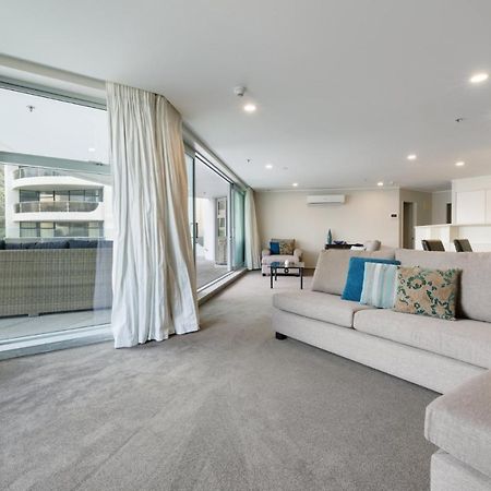 Oceanside Apartment With Garden Views Mount Maunganui Exterior photo