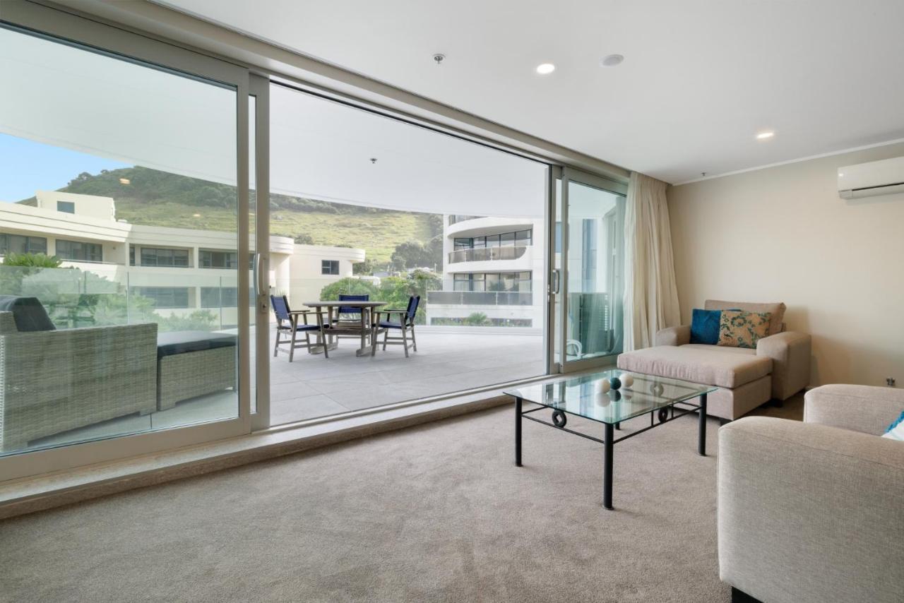 Oceanside Apartment With Garden Views Mount Maunganui Exterior photo